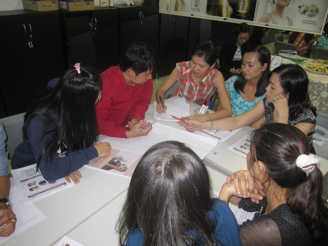 Đội ngũ BM chuyên nghiệp - 1 year (LG-Vina 09-10-2013)